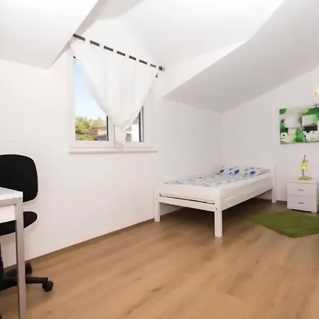 شقة Attila تروغير