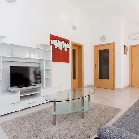 Attila Apartment *