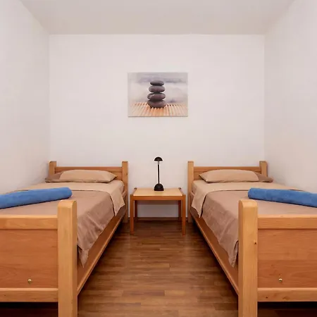 Attila Apartament *