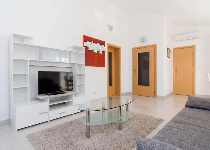 Attila Apartment *