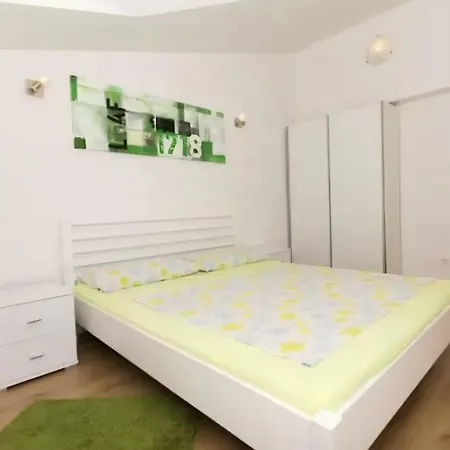Attila Apartment *
