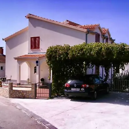 Attila Trogir